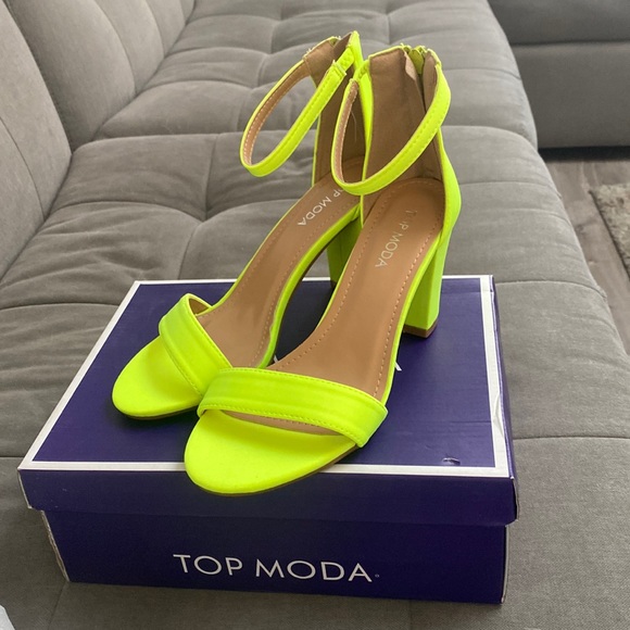 TOP Moda Shoes - 💚🔥💛Brand New with Box, Top Moda size 6.5 Neon Yellow Ankle Strap Sandal🔥💛💚